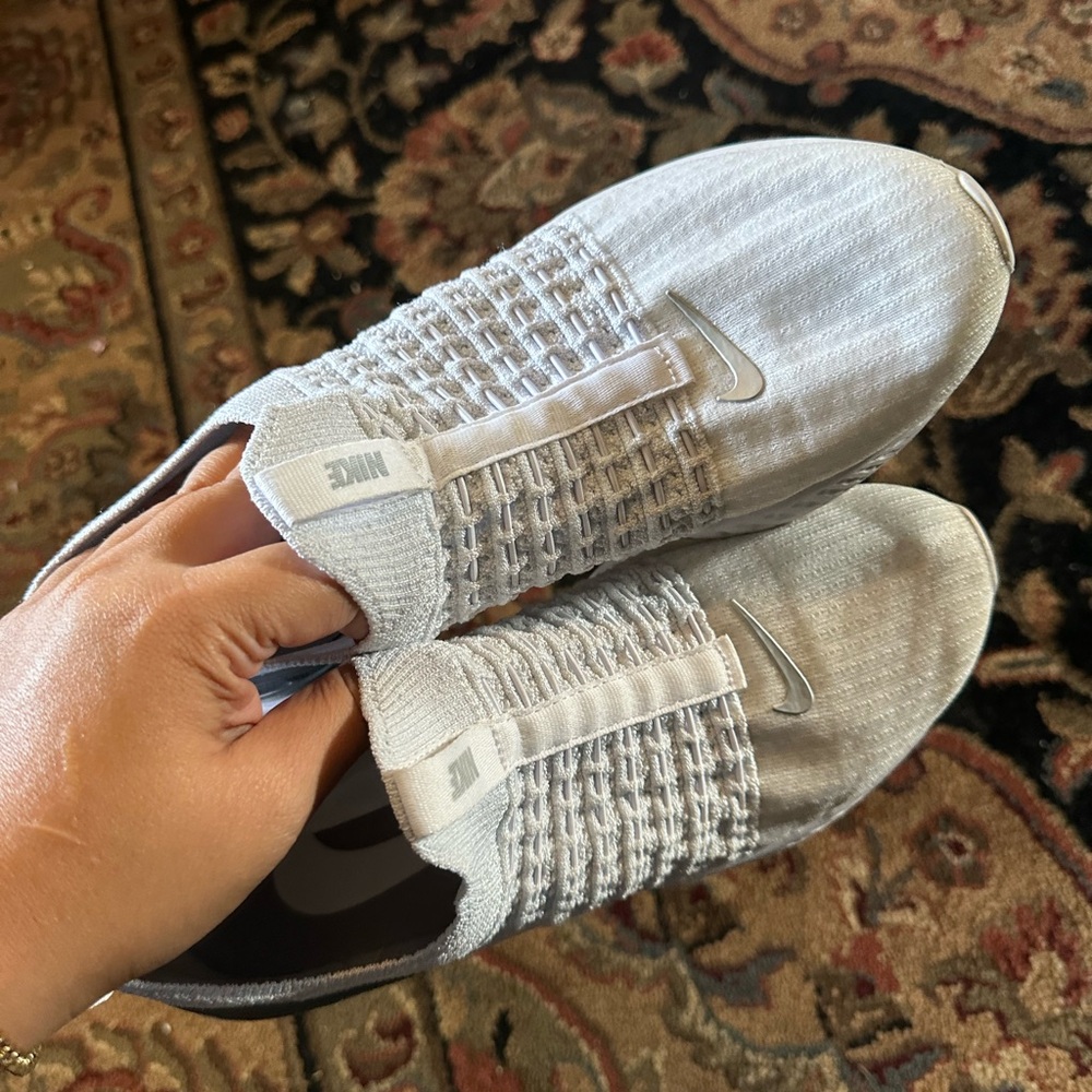 Nike White and Gray Women's Sneakers - Picture 4 of 9